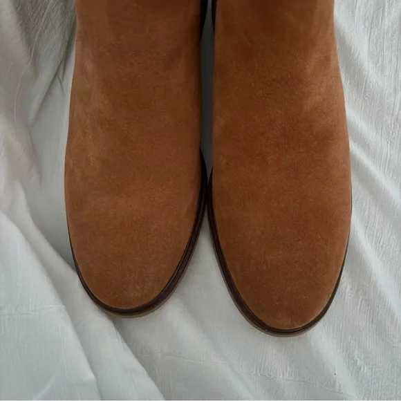 Clarks Women’s Arlo Chelsea Boots Suede Leather Size 10 Pull On - Picture 7 of 13